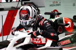 雷速体育官方-包含哈斯车队翻盘雷诺车队，拉塞尔点燃赛场的词条