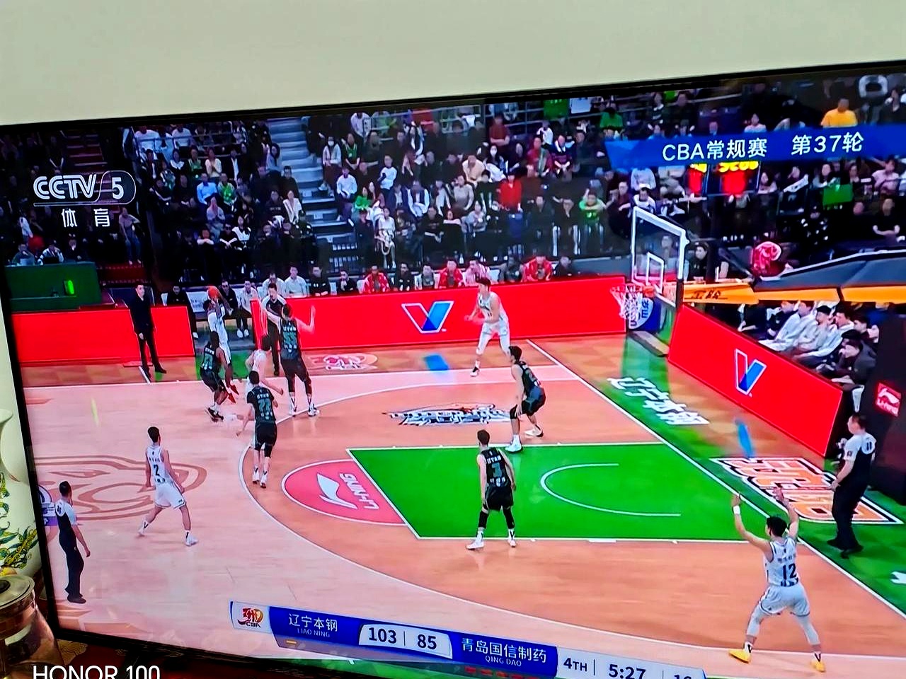 国内篮球赛事场面纷呈，球迷关注度逐渐攀升的简单介绍