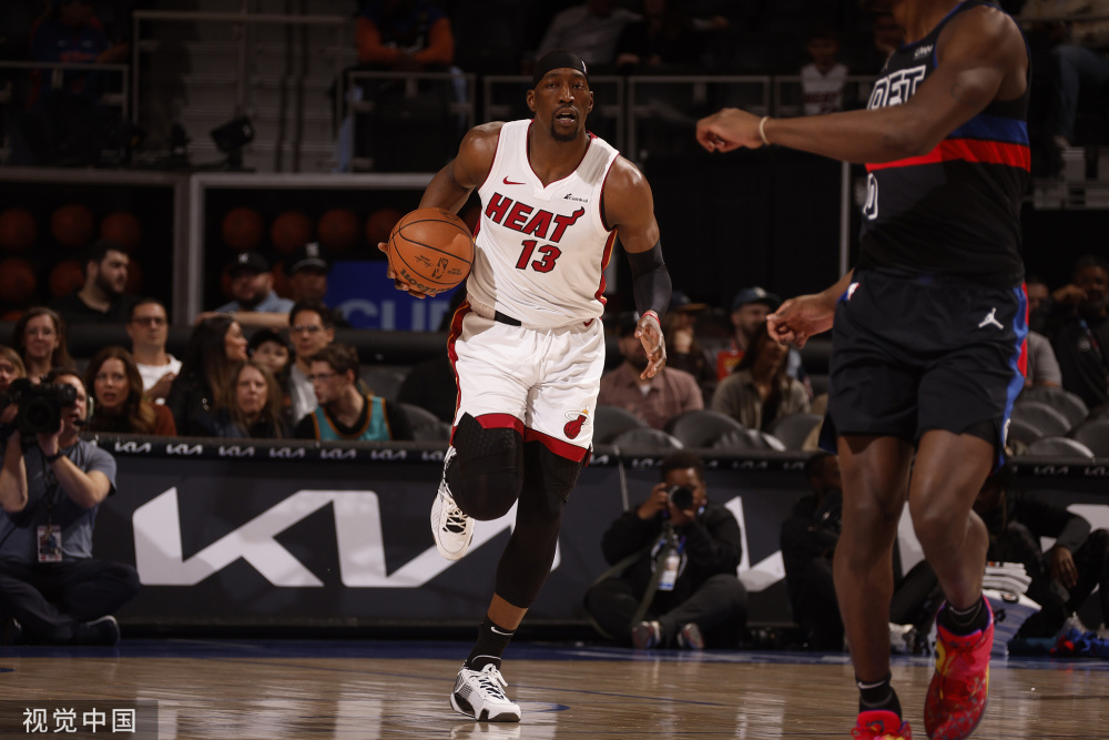 湖人强势德国男篮,阿德巴约送出助攻的简单介绍 湖人强势德国男篮,阿德巴约送出助攻的简单介绍