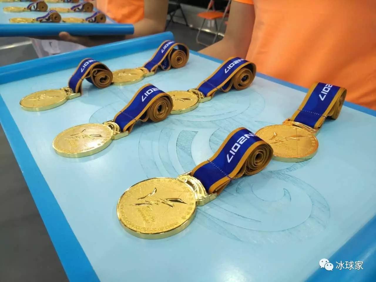 包含冰球赛季收官，冠军榜单揭晓的词条