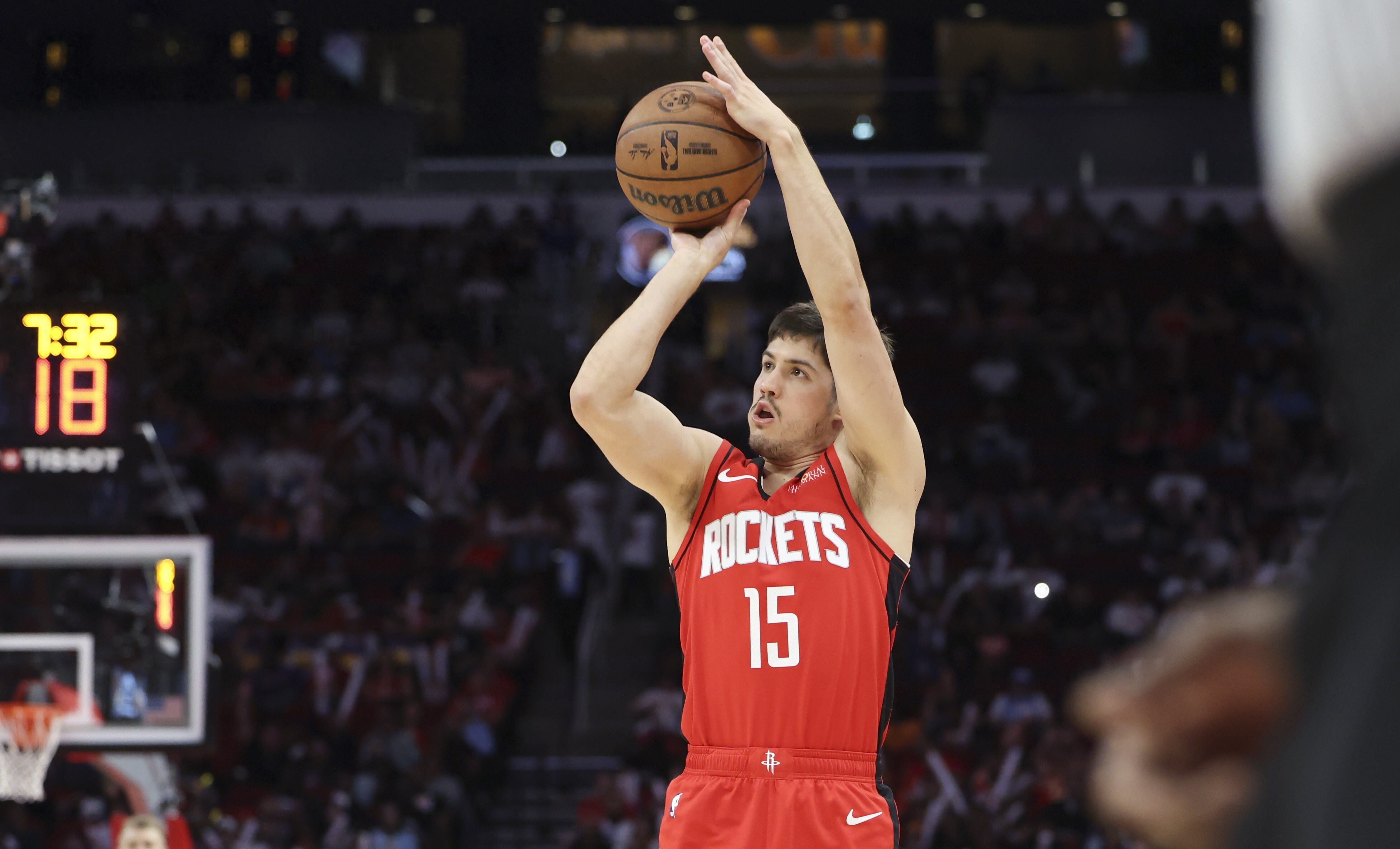 太阳横扫火箭,范弗利特扛起全队 太阳横扫火箭,范弗利特扛起全队